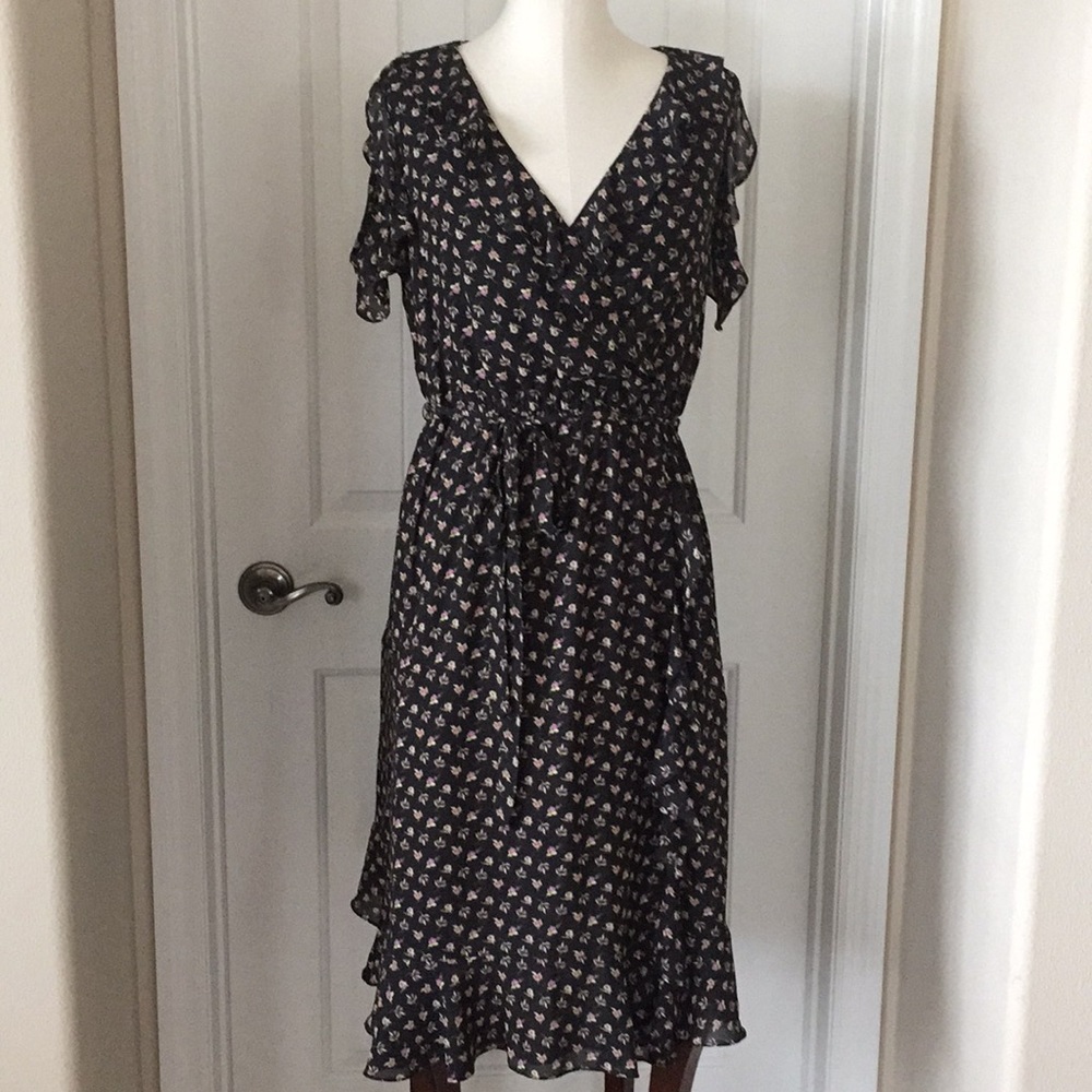 Loft. L:42in/107cm. B:35in/89cm. W:30in/76cm